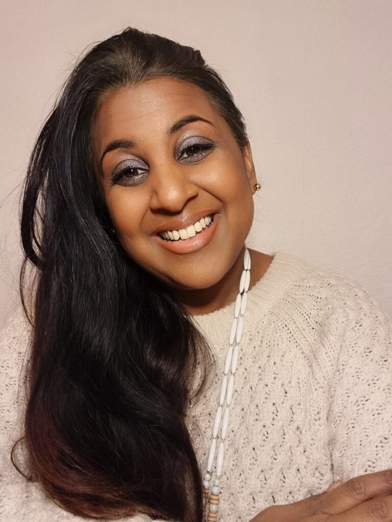 VIDEO: MINIVLOG 2024/2: Tasiana Ramdin Talks ‘Lege beker?’